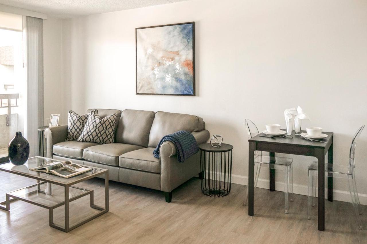 Short Term Rentals At The Park At Trowbridge Senior Community Southfield Exterior photo